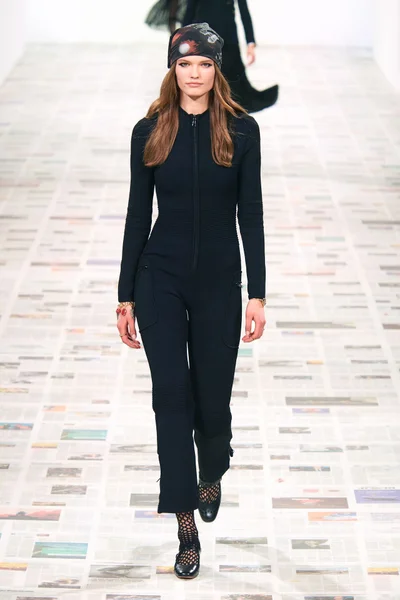 Look 3